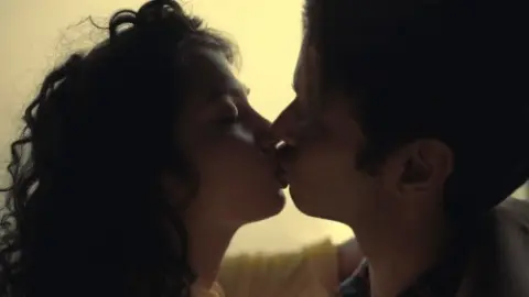 Indori-Ishq-27d733eec4cef39c64.md.jpg