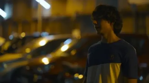 Half.CA.S01E03.1080p.WEB-DL.AAC.2.0.ESub.x264-HDHub4u.Tv.mkv.0009.th.jpg