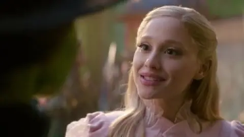 Wicked.2024.01_53_32_10.th.jpg