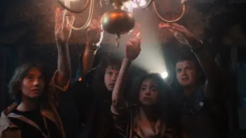 Download Stranger Things Season 4 Hindi HDRip ALL Episodes