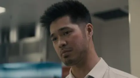 Perfect.Addiction.2023.1080p.WEB-DL.Hindi.ORG-English.ESub.x264-HDHub4u.Tv.mkv.0007.th.jpg