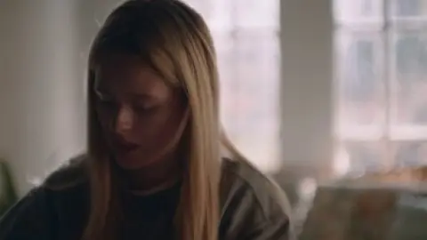 The.Wrath.of.Becky.2023.1080p.WEB-DL.Hindi.5.1-English.ESub.x264-HDHub4u.Tv.mkv.0000.th.jpg