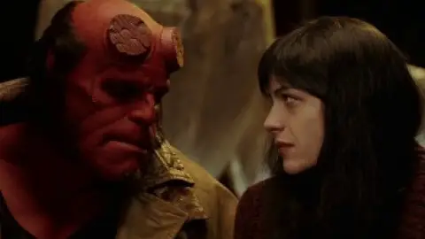Hellboy.2004.00_48_01_12.th.jpg