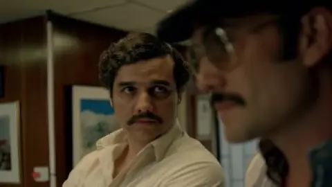 Narcos.S01.00_05_50_07.th.jpg
