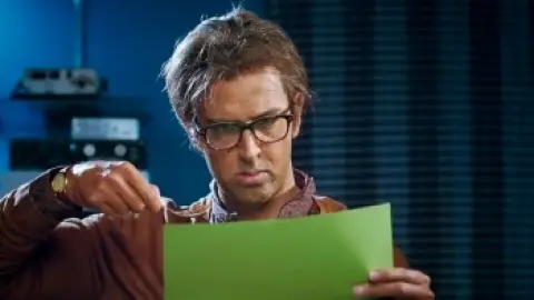 Krrish-3-2013-00_05_02_03.th.jpg