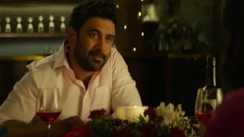 Sukhee.2023.720p.Hindi.WEB-DL.5.1.ESub.x264-HDHub4u.Tv.mkv.0008.th.jpg