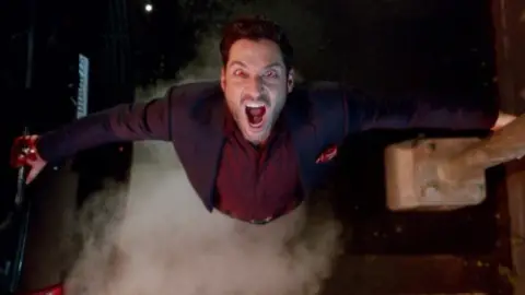 Download Lucifer (Season 4) [Hindi DD5.1] WEB-DL 720p & 480p Dual Audio [हिंदी – English] ALL Episodes | NF Series | Watch Online