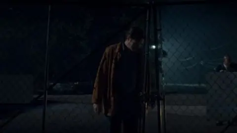 In.the.Shadow.of.the.Moon.2019.1080p.WEB-DL.Hindi.5.1-English.5.1.x264-HDHub4u.Tv.mkv.0004.md.jpg