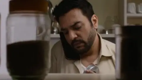 Sukhee.2023.720p.Hindi.WEB-DL.5.1.ESub.x264-HDHub4u.Tv.mkv.0002.th.jpg