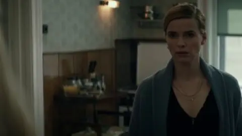 Red.Sparrow.2018.01_15_22_03.th.jpg