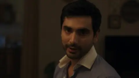 Tumse.Na.Ho.Payega.2023.1080p.WEB-DL.5.1.ESub.x264-HDHub4u.Tv.mkv.0000.th.jpg