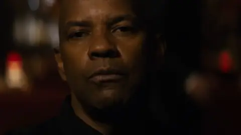 The.Equalizer.2014.1080p.BluRay.Hindi.ORG-English.ESub.x264-HDHub4u.Tv.mkv.0007.th.jpg