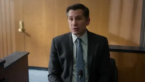 The.Lincoln.Lawyer.S02E09.1080p.10bit.HEVC.WEB-DL.Hindi.AAC.5.1-English.ESub.x265-HDHub4u.Tv.mkv.0005.md.jpg