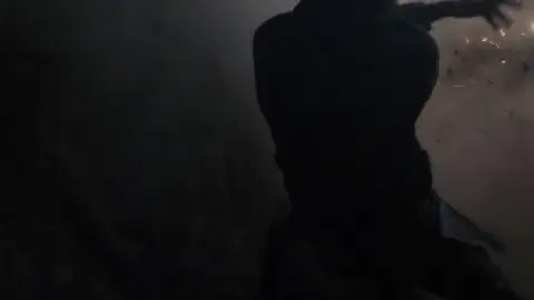Ambush.720p.WEB-DL.Hindi-English.ESub.x264-HDHub4u.Tv.mkv.0007.th.jpg
