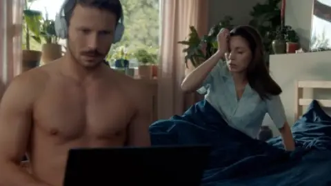 Squared.Love.Everlasting.2023.1080p.WEB-DL.Hindi.5.1-English.ESub.x264-HDHub4u.Tv.mkv.0000.md.jpg