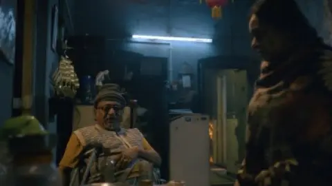Dracula.Sir.2020.1080p.WEB-DL.2.0.x264-HDHub4u.Tv.mkv.0000.md.jpg