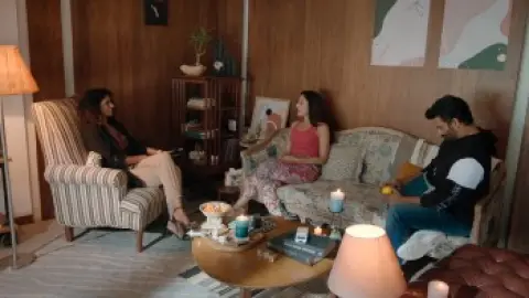 Dhokha.Round.D.Corner.2022.1080p.WEB-DL.AAC.5.1.ESub.x264-HDHub4u.TV.mkv.0001.th.jpg