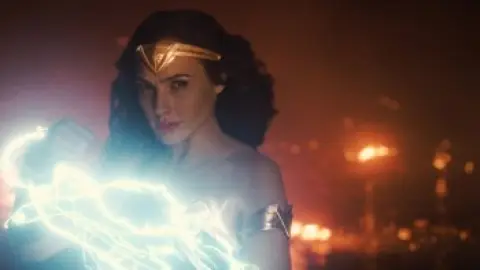 Download Wonder Woman (2017) Hindi Dubbed BluRay Full Movie