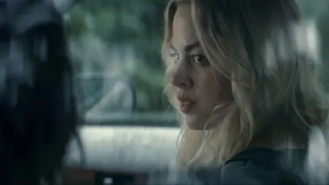 In.the.Shadow.of.the.Moon.2019.1080p.WEB-DL.Hindi.5.1-English.5.1.x264-HDHub4u.Tv.mkv.0006.md.jpg