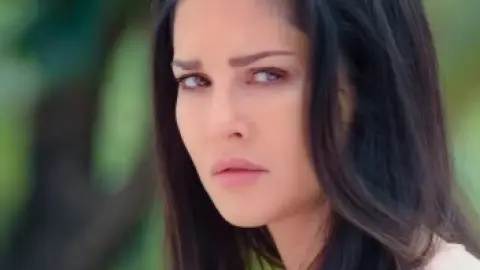 Ginna.2022.Hindicleaned.1080p.WEB-DL.AAC.2.0.ESub.x264-HDHub4u.Tv.mkv.0003.th.jpg