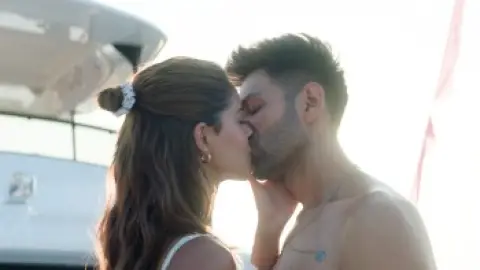 Download Tu Meri Main Tera Main Tera Tu Meri 2025 Hindi HDRip Full Movie