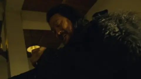Song.of.the.Bandits.S01E03.Episode.3.1080p.NF.WEB-DL.DUAL.DD5.1.x264-HDHub4u.mkv.0007.th.jpg