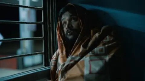 Falimy.2023.1080p.Hindi.WEB-DL.5.1.ESub.x264-HDHub4u.Tv.mkv.0004.th.jpg