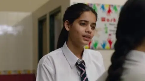 Sukhee.2023.720p.Hindi.WEB-DL.5.1.ESub.x264-HDHub4u.Tv.mkv.0007.th.jpg