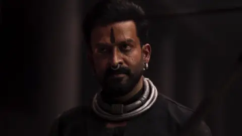 Download Salaar: Cease Fire - Part 1 (2023) Hindi Dubbed HDRip Full Movie