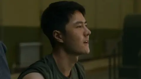 Born.to.Fly.2023.1080p.WEB-DL.Hindi.ORG-Chinese.ESub.x264-HDHub4u.Tv.mkv.0001.th.jpg
