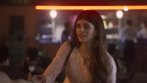 Dhak.Dhak.2023.1080p.Hindi.WEB-DL.5.1.ESub.x264-HDHub4u.Tv.mkv.0002.th.jpg