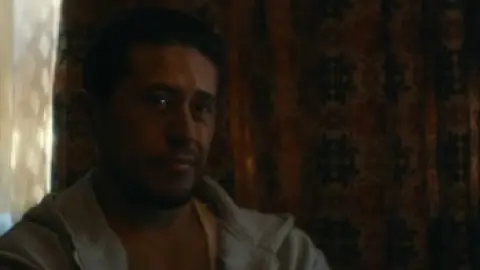 Narcos.Mexico.S01.00_17_27_20.th.jpg