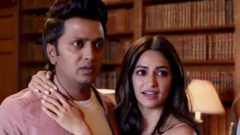 Housefull.4.2019.00_21_14_09.th.jpg