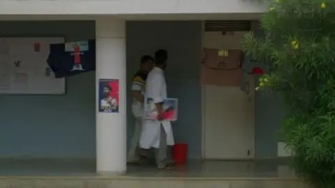 Hostel.Daze.S03.E05.Hindi.1080p.WEB-DL.5.1.ESub.x264-HDHub4u.Tv.mkv.0003.th.jpg