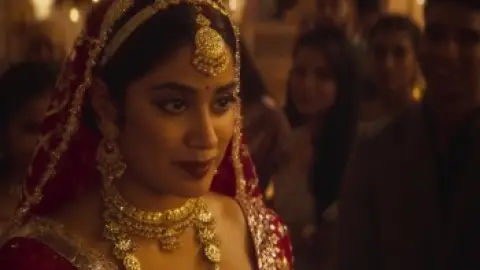 Download Mr and Mrs Mahi 2024 Hindi HDRip Full Movie