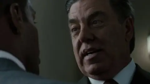 Law.Abiding.Citizen.2009.00_05_54_17.th.jpg
