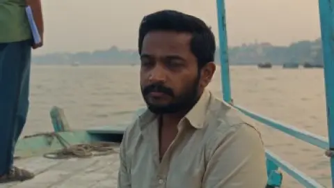 Falimy.2023.1080p.Hindi.WEB-DL.5.1.ESub.x264-HDHub4u.Tv.mkv.0008.th.jpg