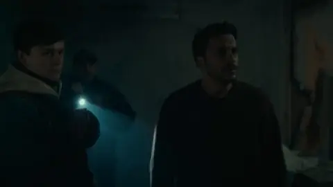 Paradise.2023.1080p.WEB-DL.Hindi.5.1-English.5.1.ESub.x264-HDHub4u.Tv.mkv.0007.md.jpg