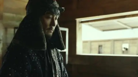 Hansan.Rising.Dragon.2022.1080p.WEB-DL.Hindi.English.AAC.2.0.ESub.x264-HDHub4u.Tv.mkv.0003.th.jpg