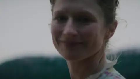 The.Nun.II.2023.1080p.WEB-DL.Hindi.5.1-English.ESub.x264-HDHub4u.Tv.mkv.0008.th.jpg