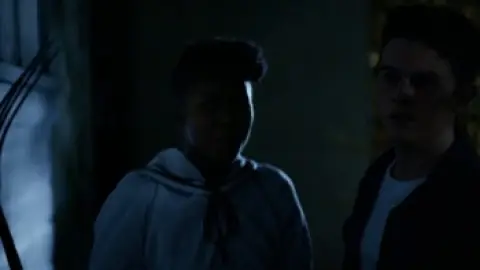 Dark.Harvest.2023.1080p.WEB-DL.Hindi.5.1-English.5.1.ESub.x264-HDHub4u.Tv.mkv.0004.th.jpg