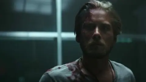 You.S01.00_47_32_03.th.jpg
