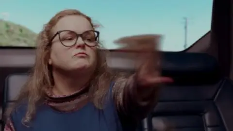 Upload.2020.S01E05.1080p.10bit.WEB-DL.Hindi.5.1-English.ESub.x265-HDHub4u.Tv.mkv.0009.th.jpg