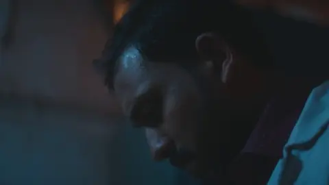 The.Jengaburu.Curse.S01.E05.1080p.Hindi.WEB-DL.5.1.ESub.x264-HDHub4u.Tv.mkv.0009.md.jpg
