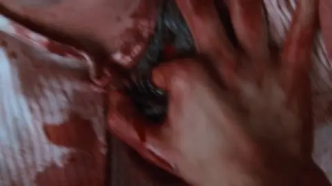 Vlcsnap.mkv-frame146038.th.jpg