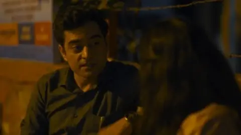 Half.CA.S01E03.1080p.WEB-DL.AAC.2.0.ESub.x264-HDHub4u.Tv.mkv.0008.th.jpg