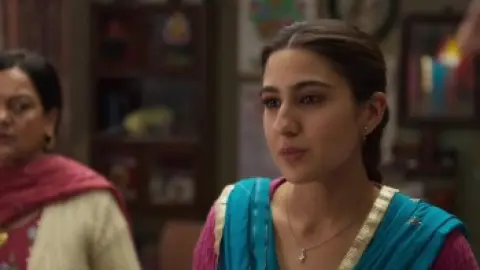 Download Zara Hatke Zara Bachke (2023) Hindi HDRip Full Movie