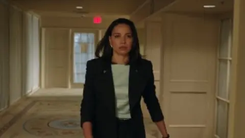 The.Burial.2023.1080p.WEB-DL.Hindi.5.1-English.5.1.ESub.x264-HDHub4u.Tv.mkv.0008.th.jpg