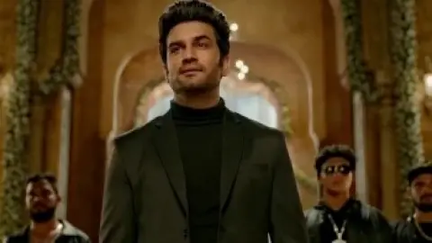 Housefull.4.2019.02_12_44_23.th.jpg