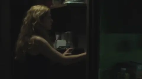 The.Caller.2011.1080p.BluRay.Hindi.2.0-English.5.1.ESub.x264-HDHub4u.Tv.mkv.0001.th.jpg